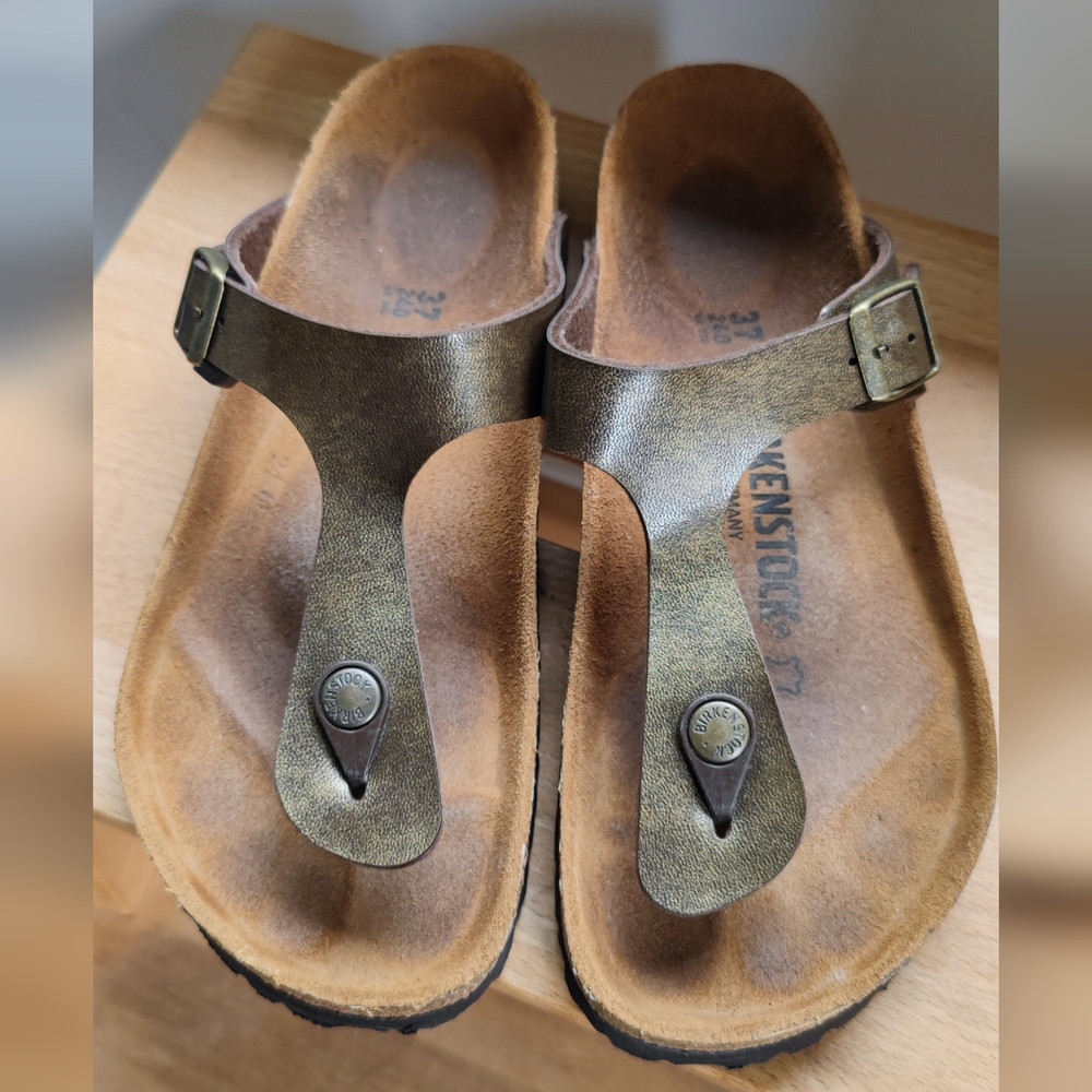 Birkenstock Gizeh Thong Sandals Metallic Bronze Size 37 Women's (US 6/6.5)